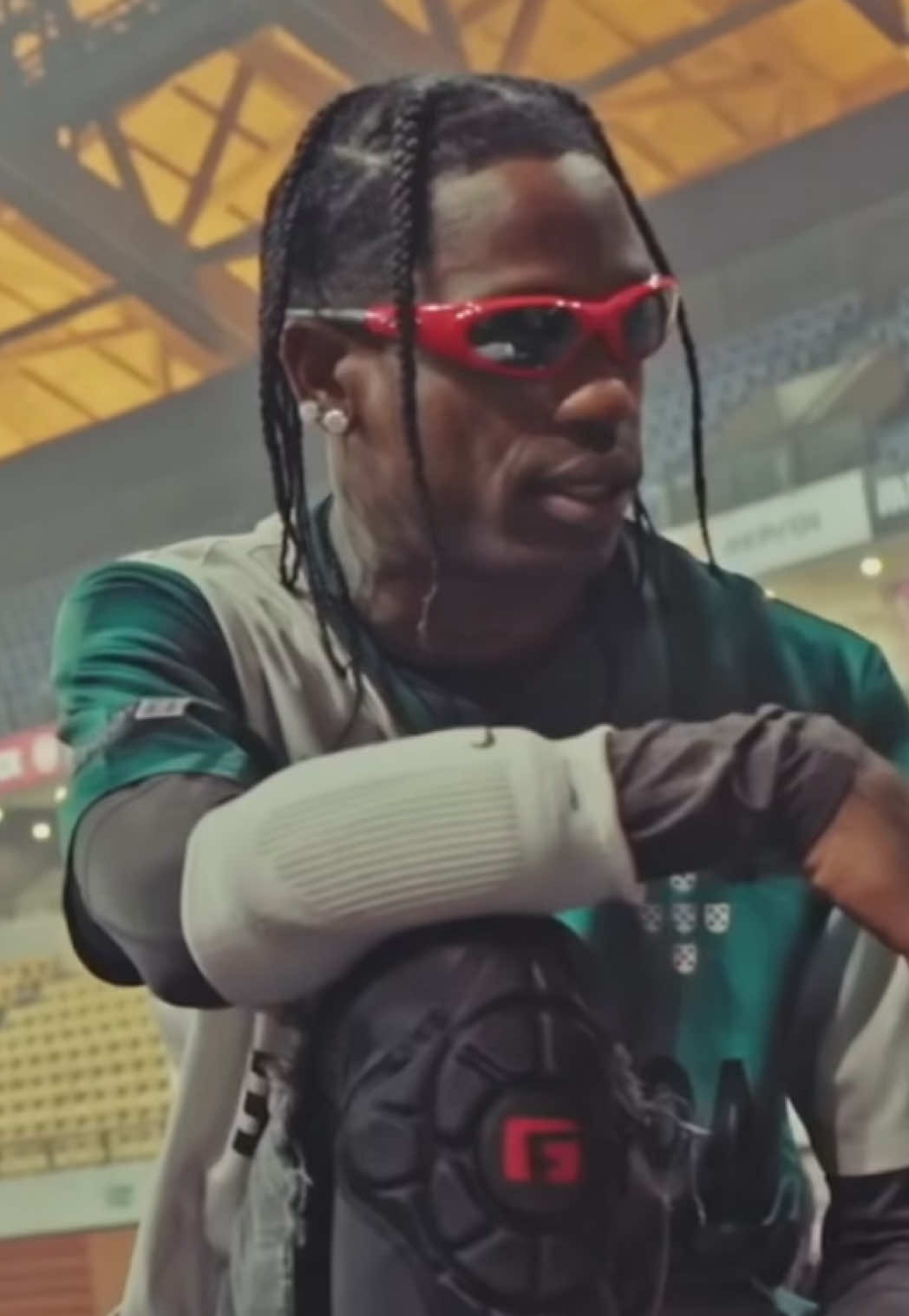 @TRAVIS SCOTT FAN PAGE