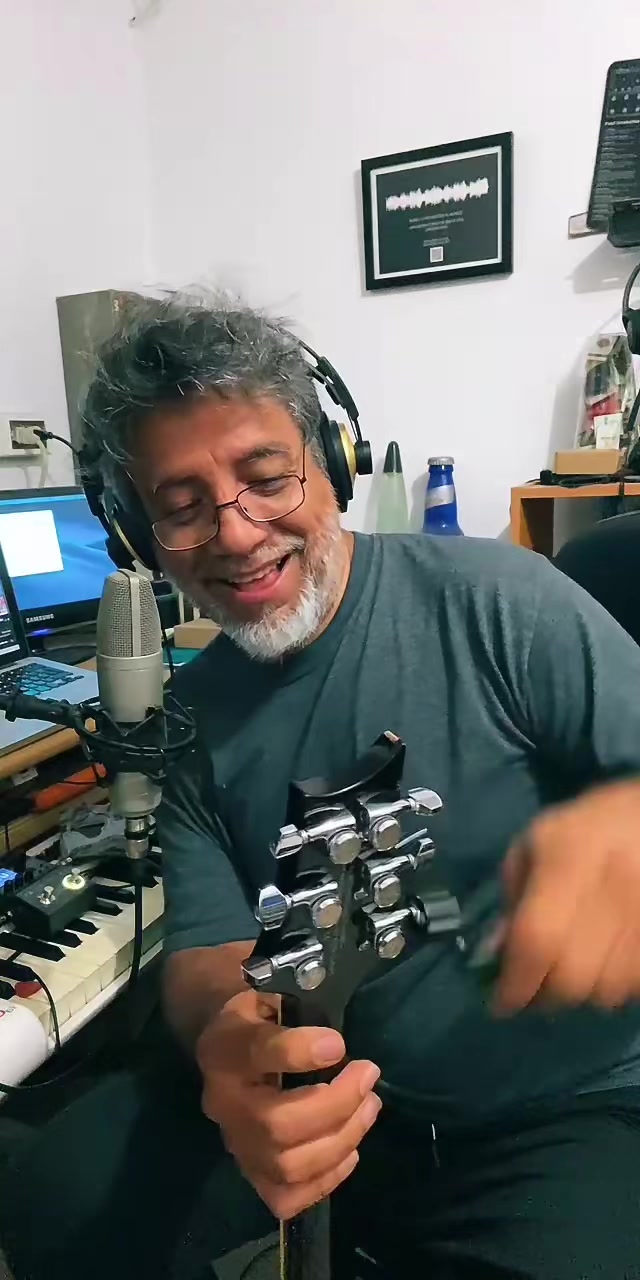 @Rola_Cruz