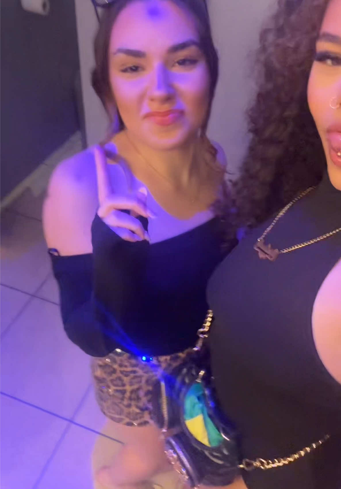 @️