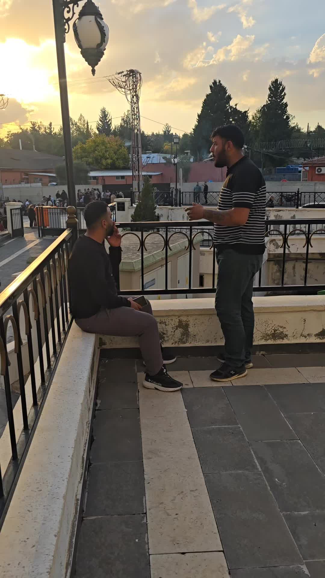 @E'Hamit &Ouml;zka'n