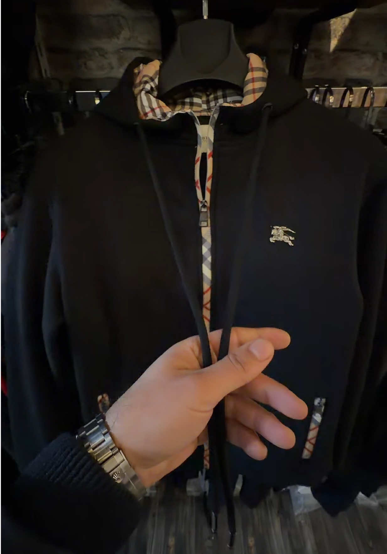 @𝐁𝐥𝐚𝐜𝐤 𝐇𝐚𝐋𝐋