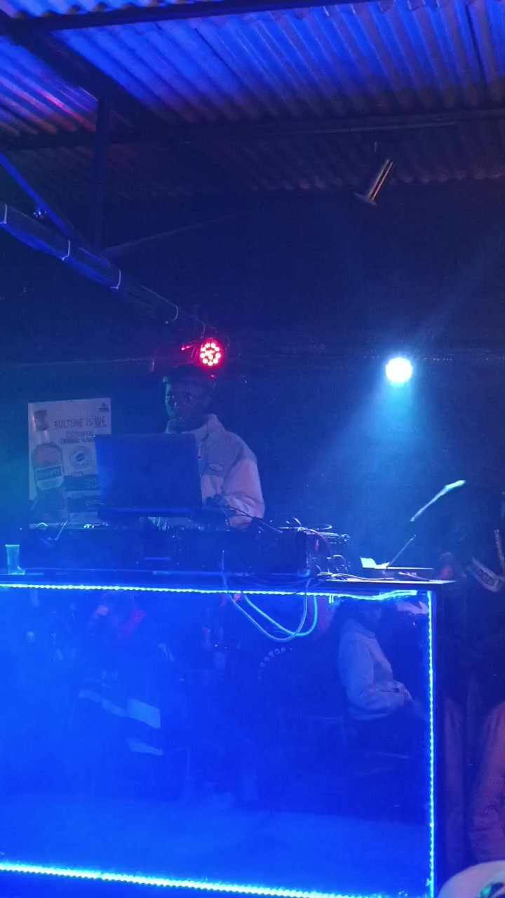 @WEEPON THE ENTERTAINER (DJ)