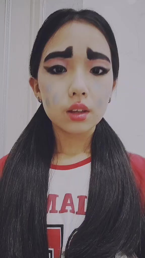 @𝓐𝓻𝓪𝓲 𝓫𝓮𝓪𝓾𝓽𝔂🧁