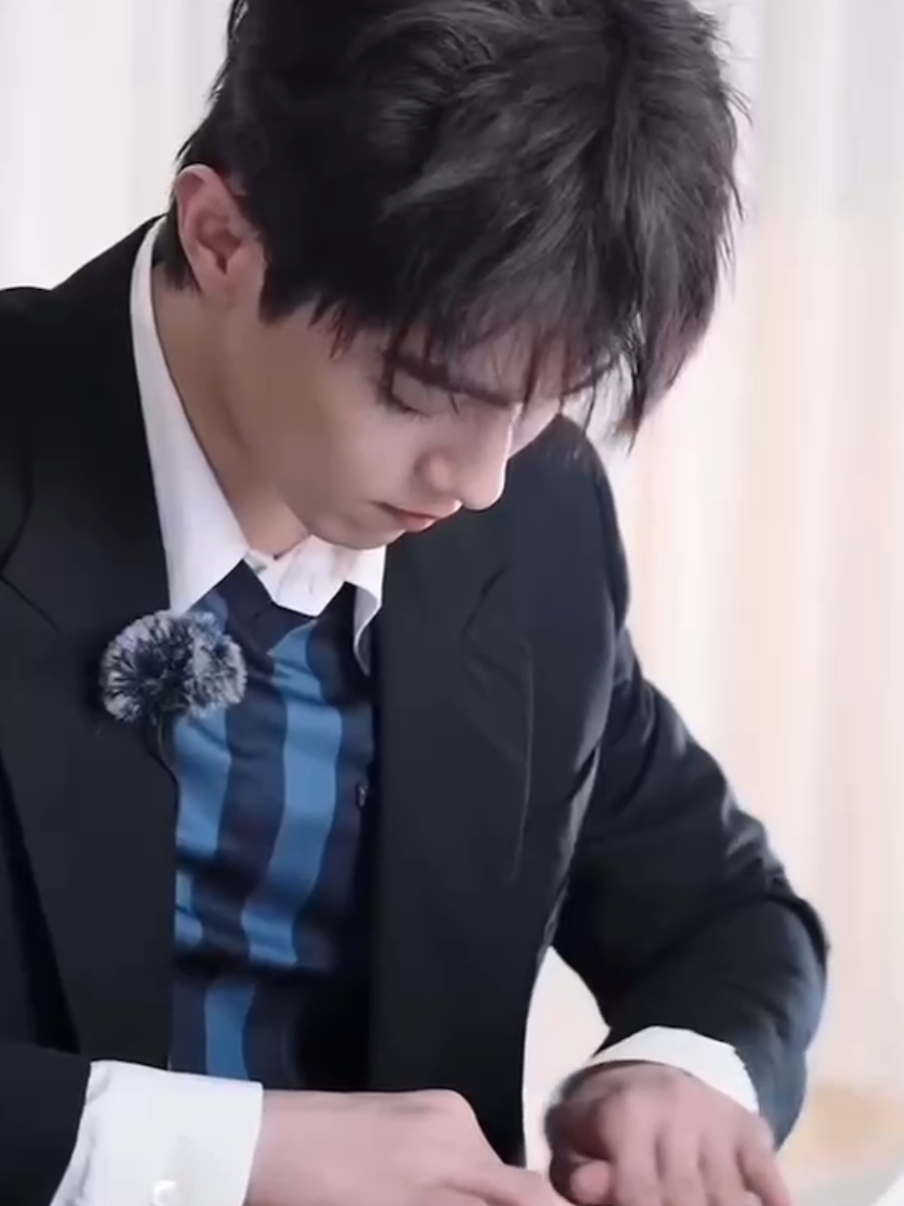 @คนป่วยNMO so cute😈🦊😈