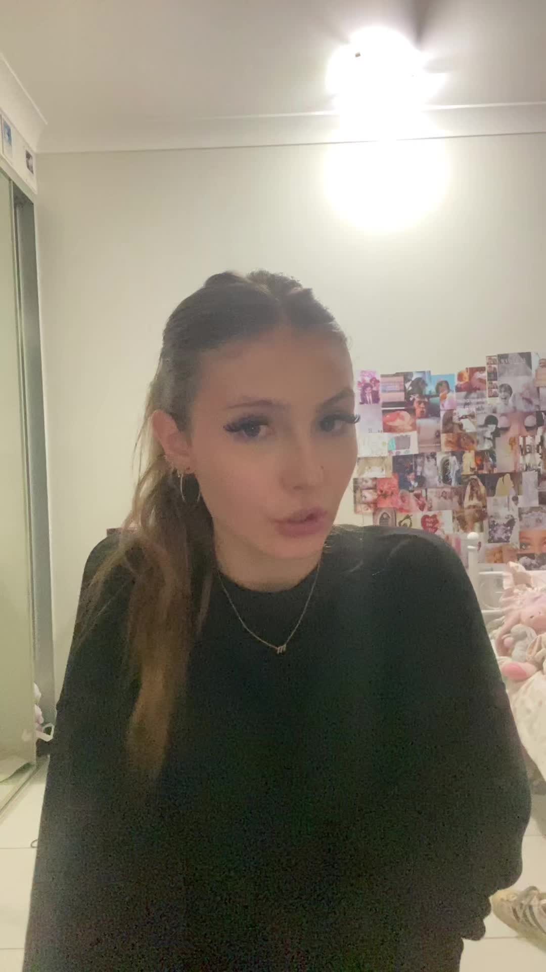 @elyssa🧁