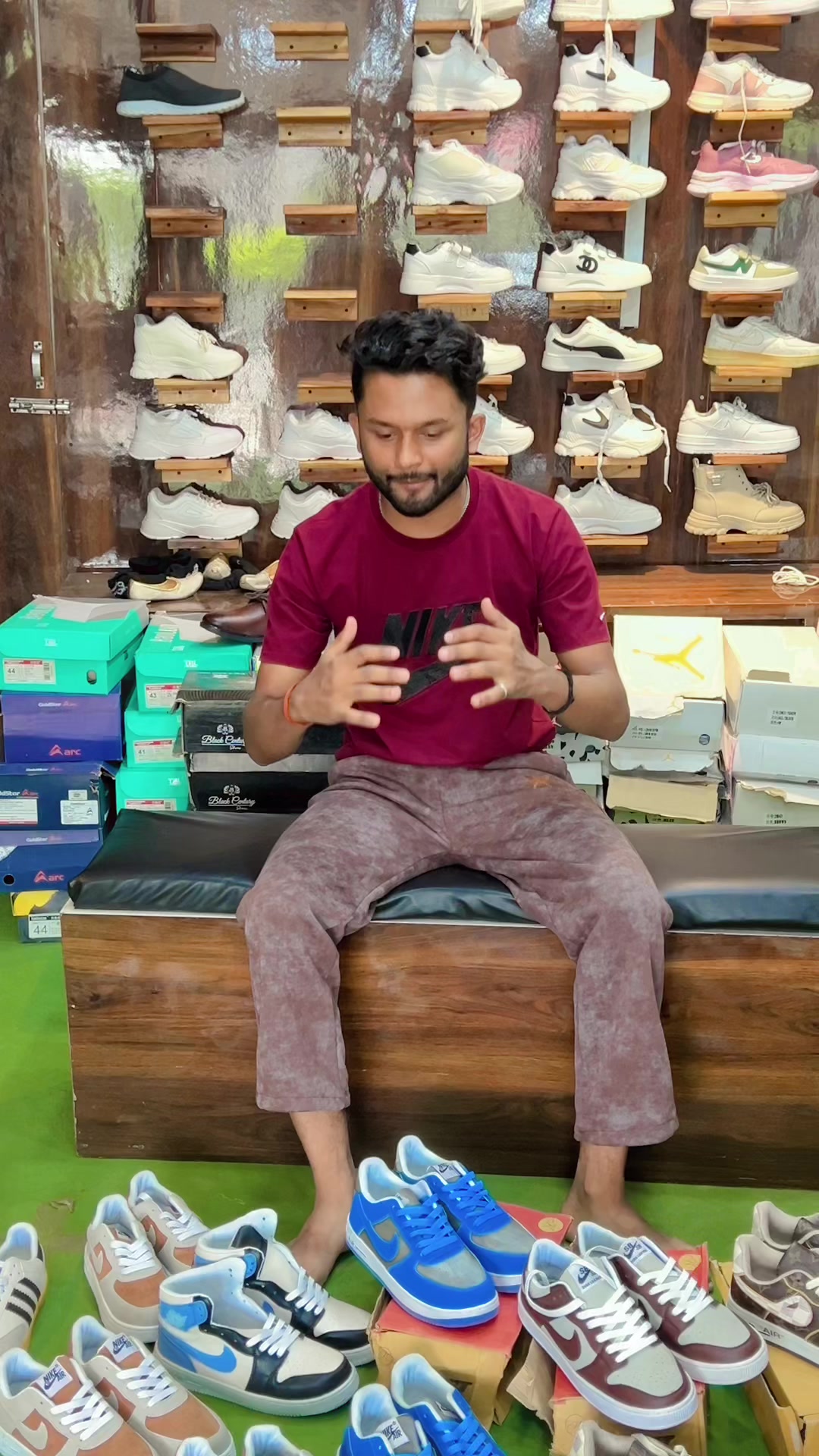 @Shoe Bank And Fashion Hunt