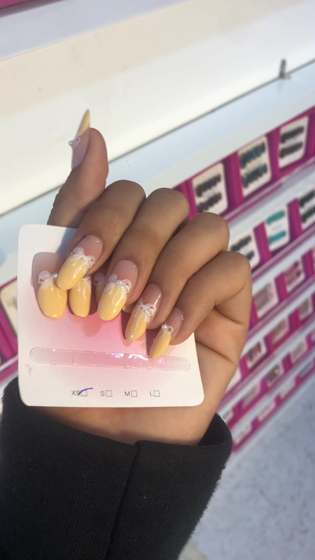 @JMhandmadepressonnails