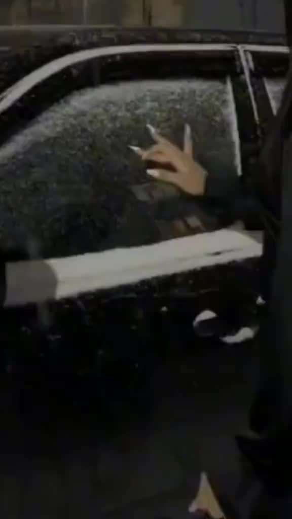 @🖤