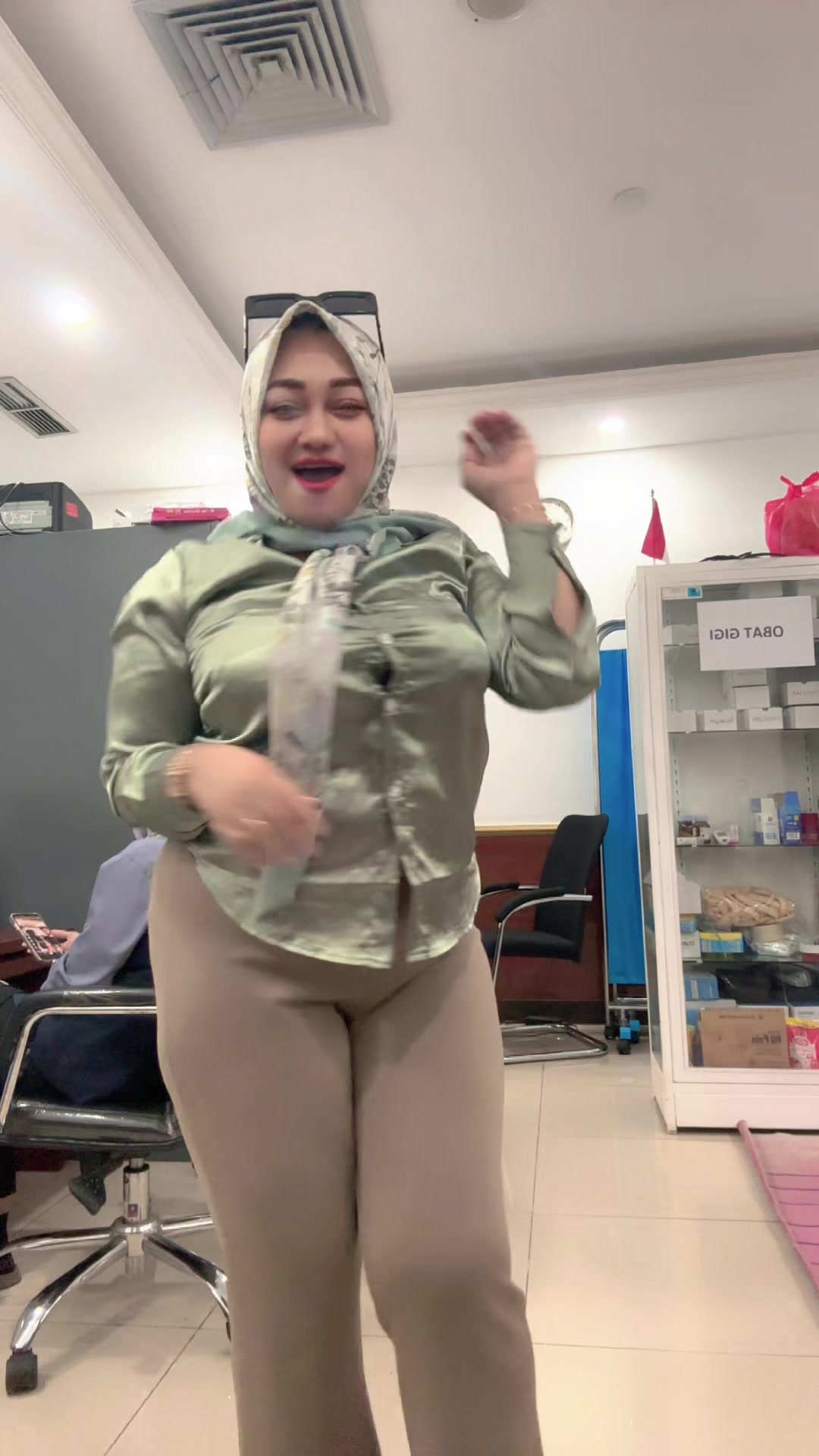 @momihzahwavarel