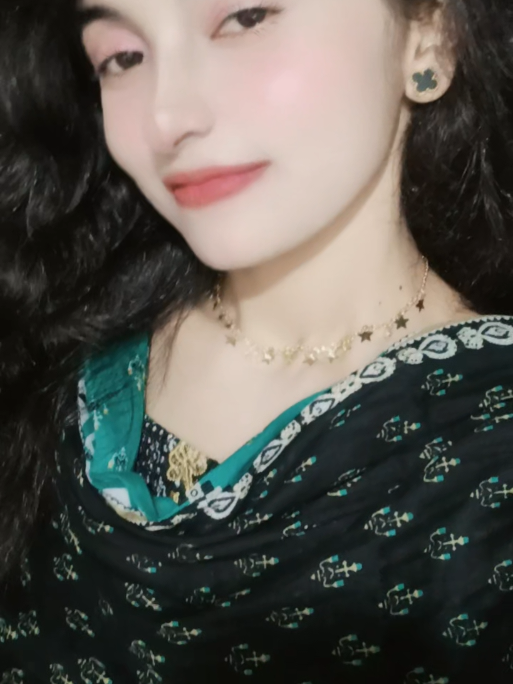 @- রহস্যময়ী