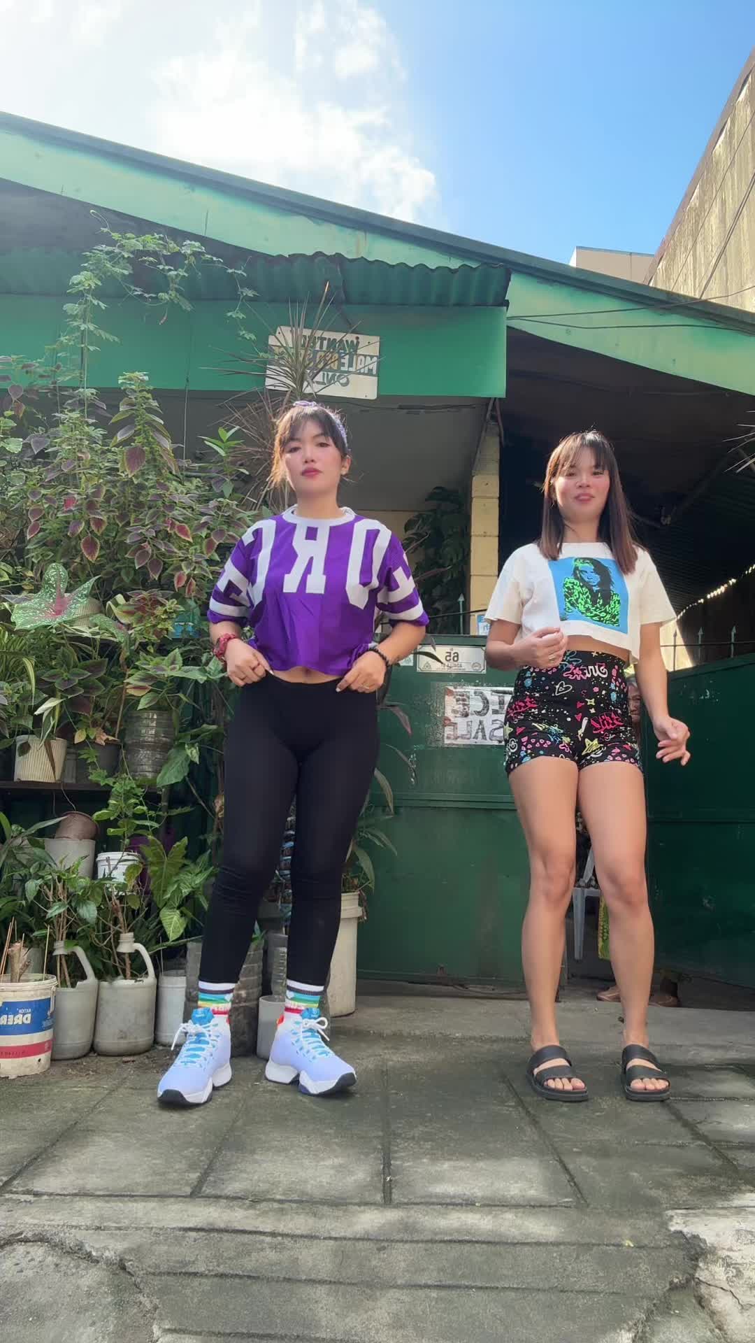 @Lea Banate