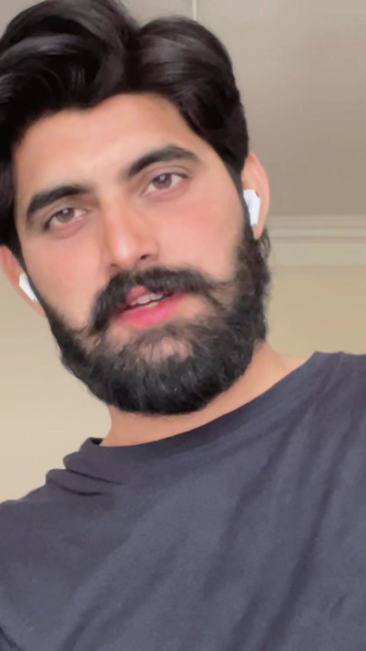 @Hamza Gujjar🇬🇧🇵🇰