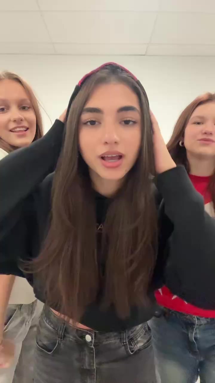 @Anastasia🐈⬛