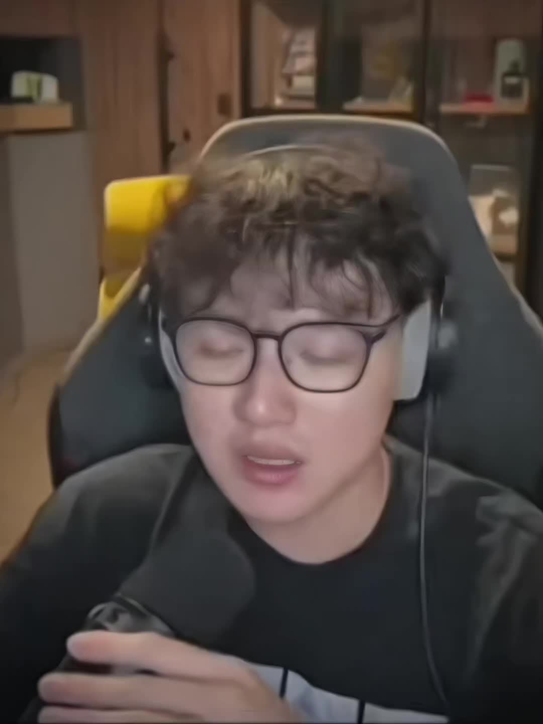 @𝘼𝙆𝘼𝙎𝙃𝙄