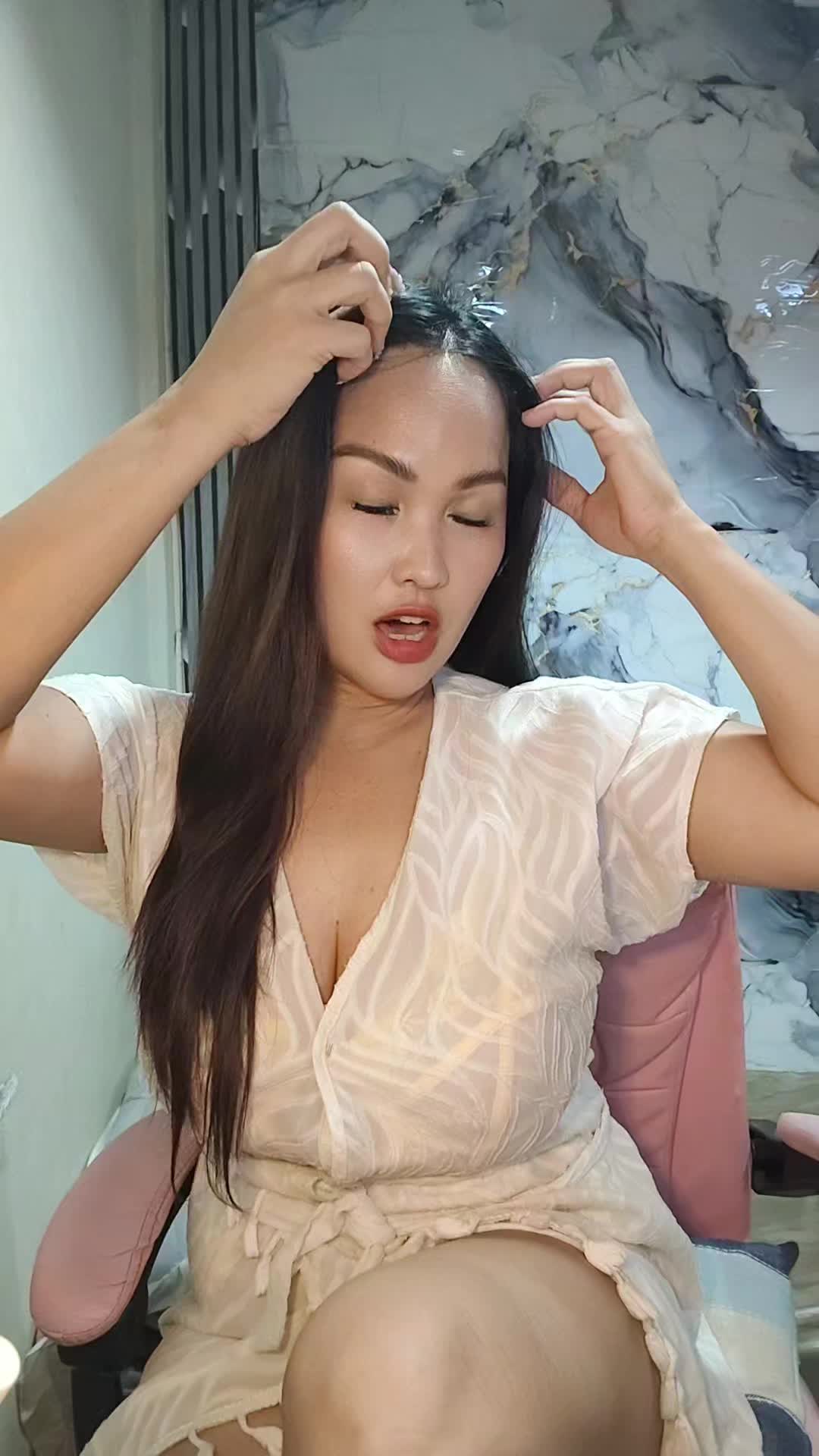 @Ms. Laaiii