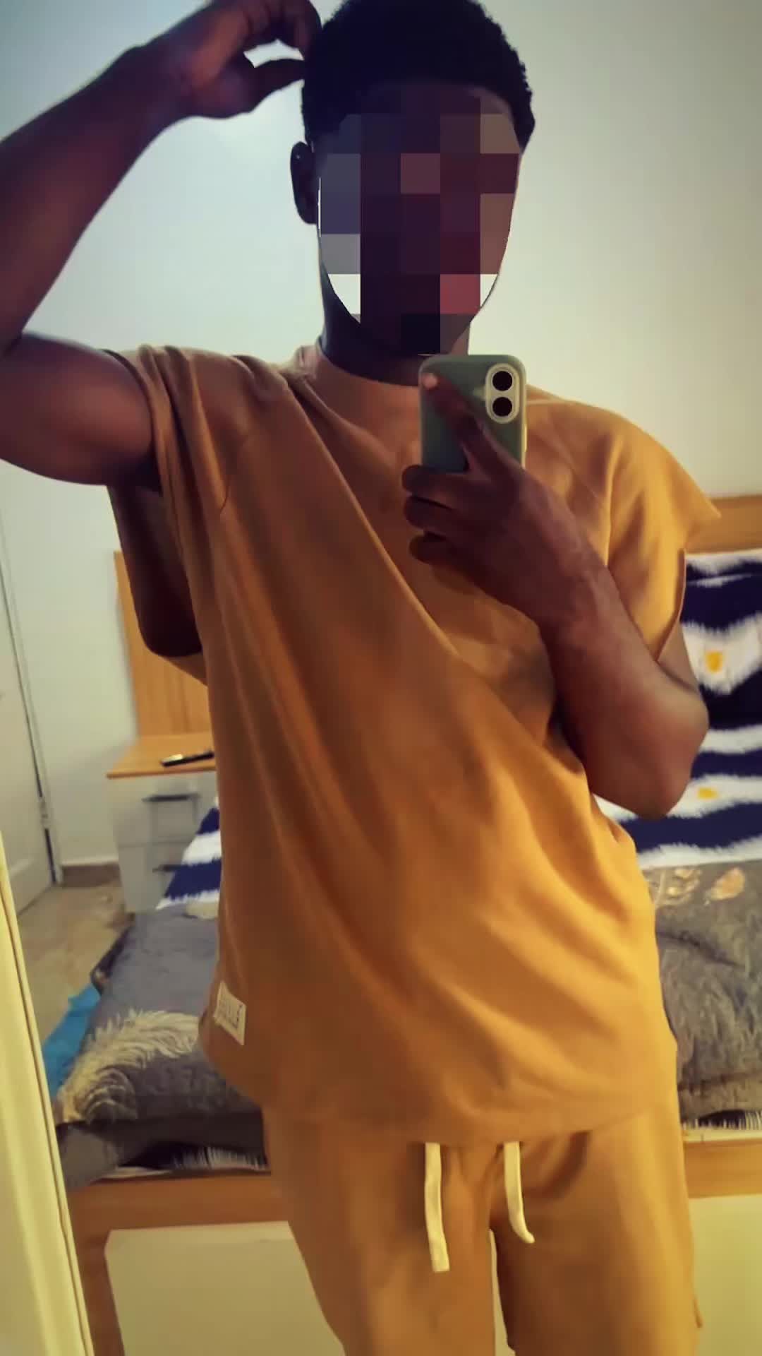 @/Èxpensive řoboy/🥹💕