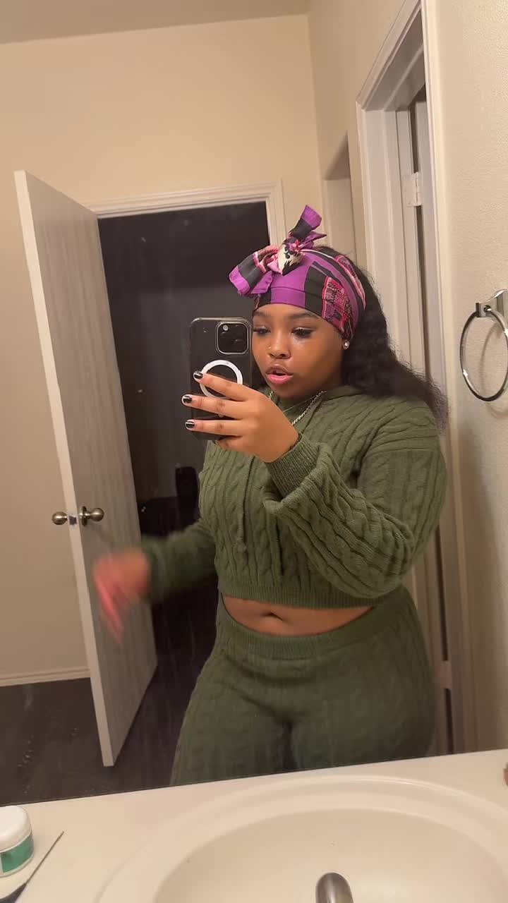 @#Thickerthanasnicker😙