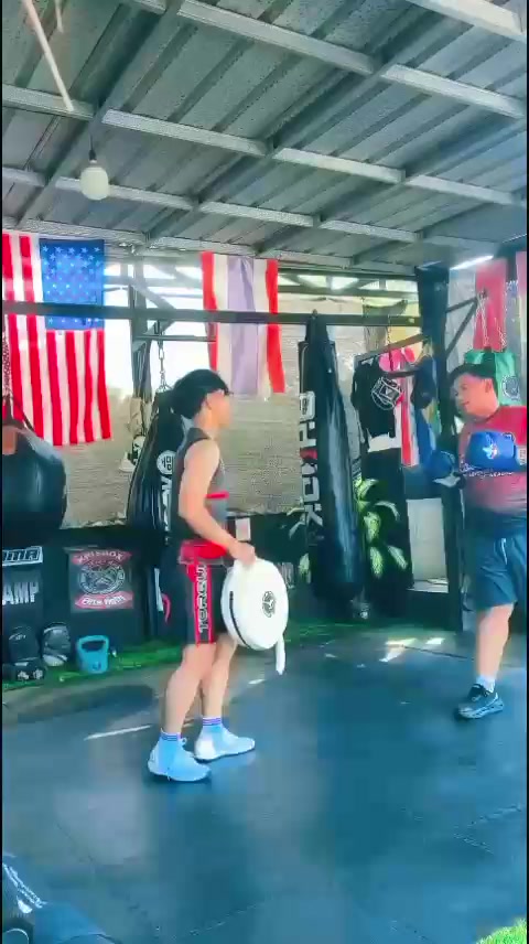 @KRISBOXMMA