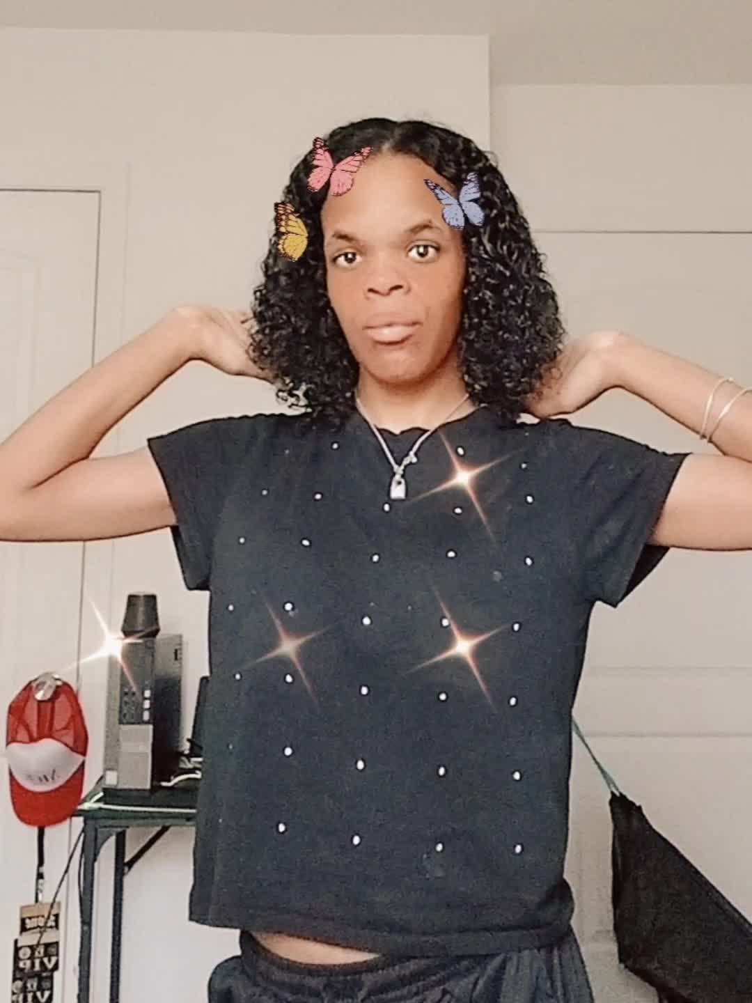 @🐝🖤queen22👑