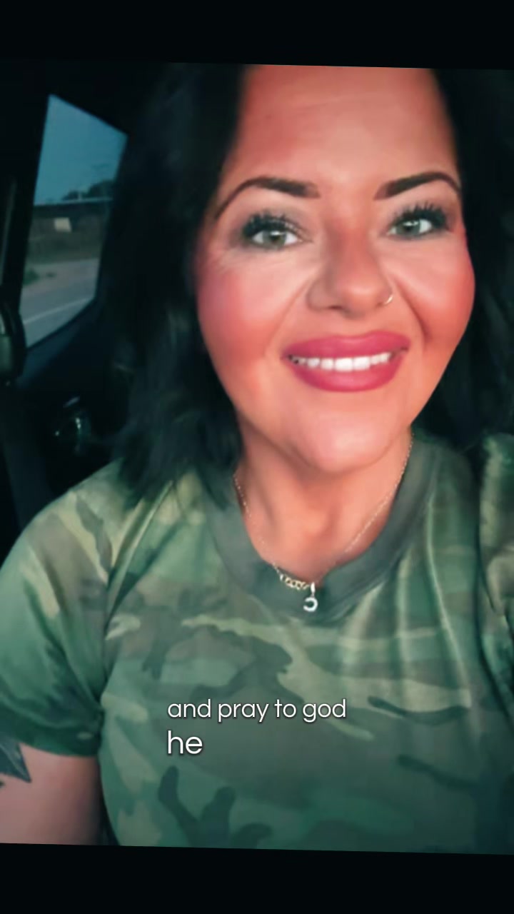 @Christina_Nicole