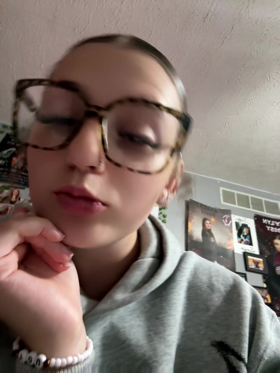@👻.