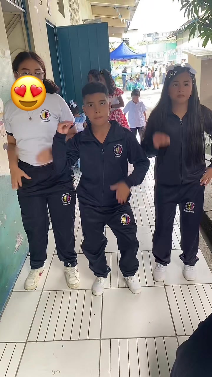 @🕷️🕸️Moreno❤️💙🖤