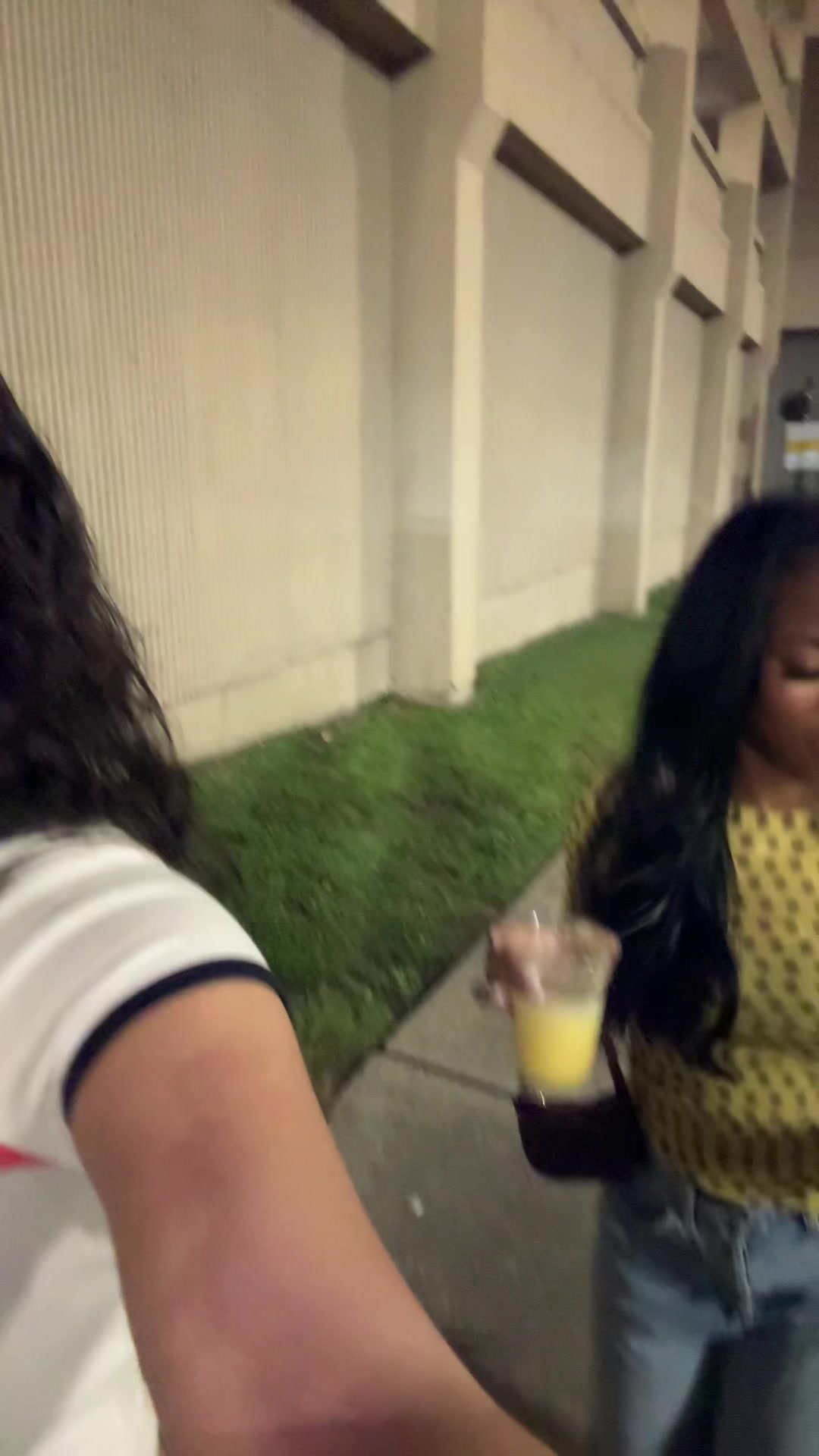 @Lala
