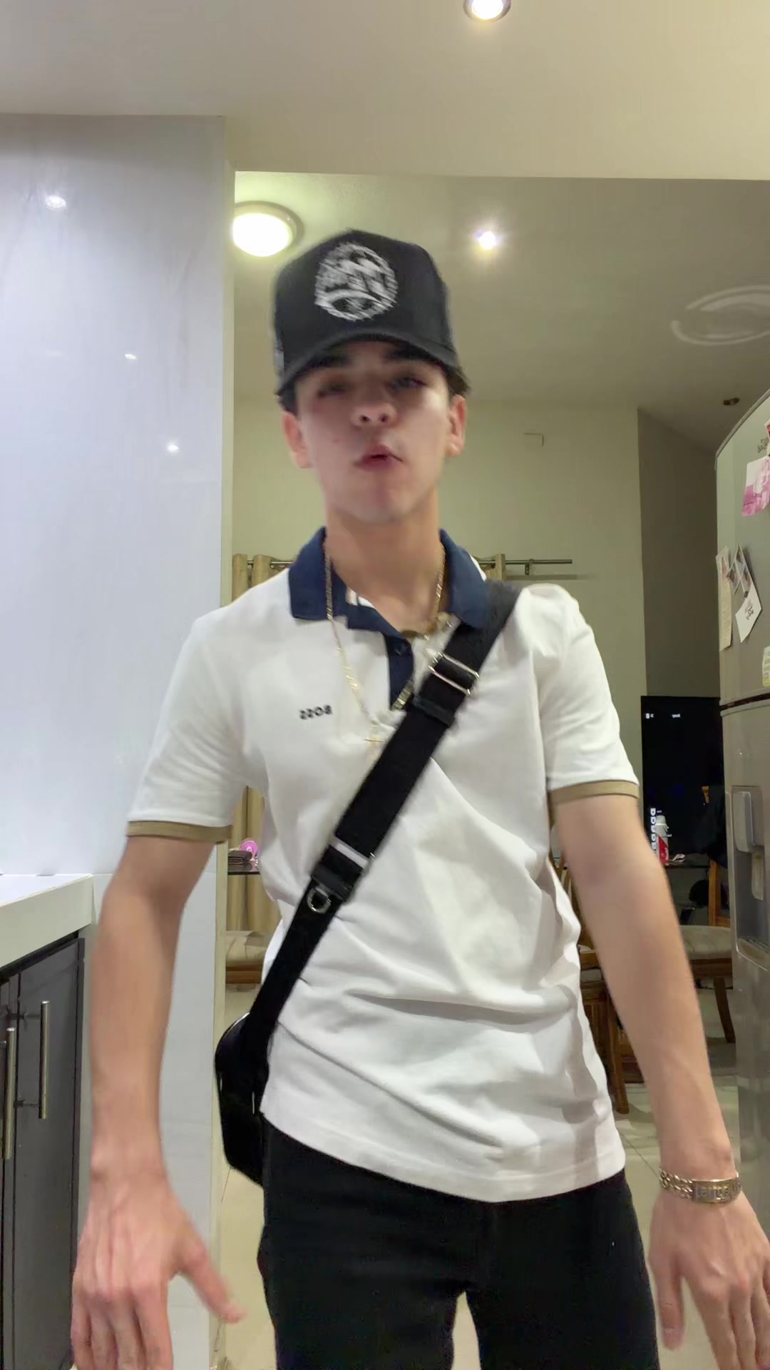 @leonelliveeee