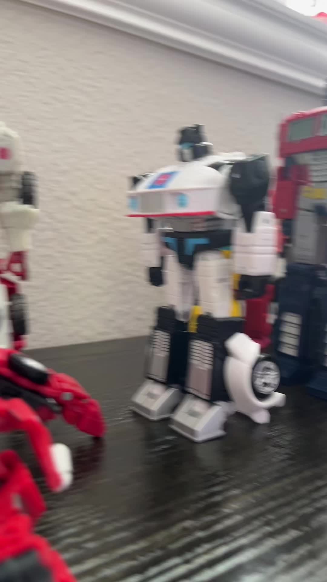 @JustYourAverageTransformersFan