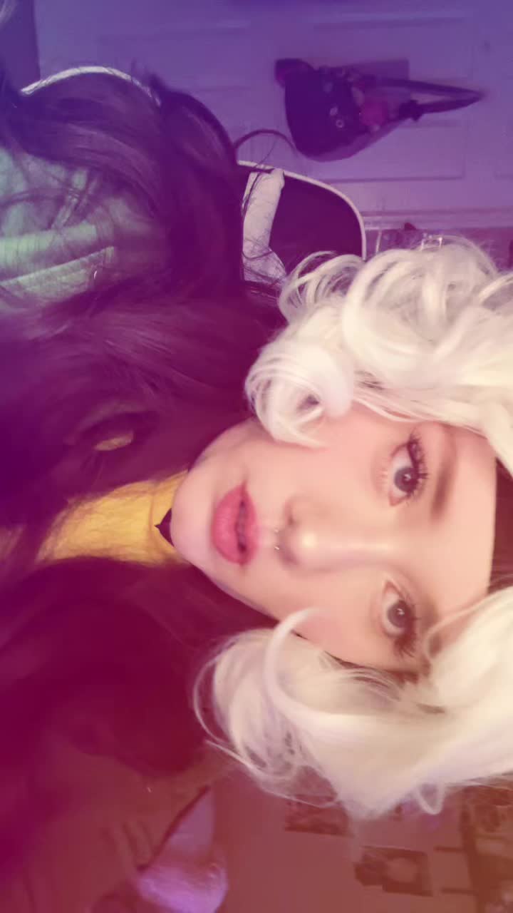@strawberry_bun_cosplay