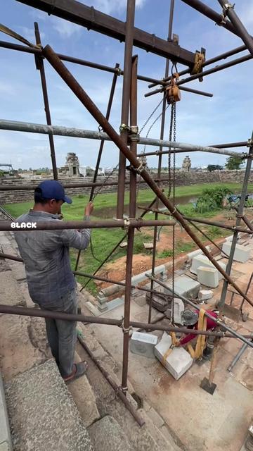 @គុជ ខ្មៅ