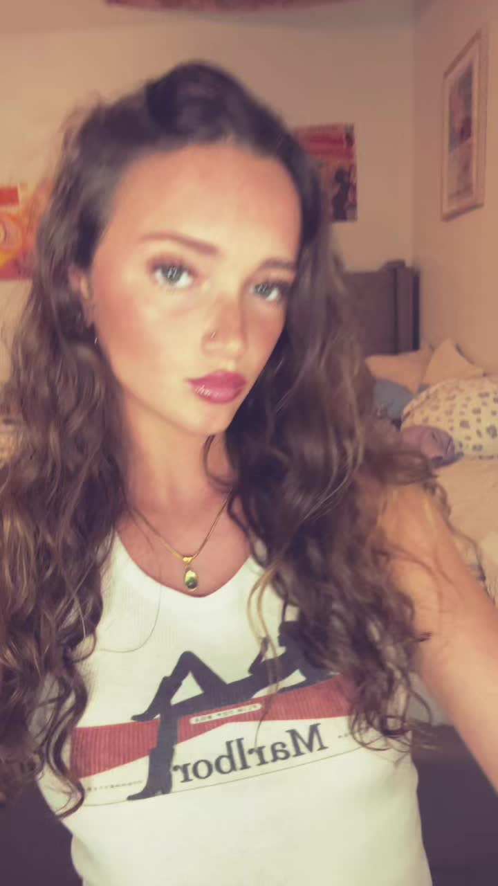 @viaslygirl85
