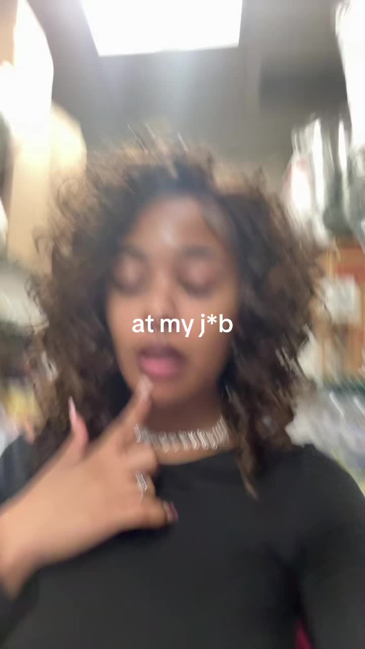@🫦