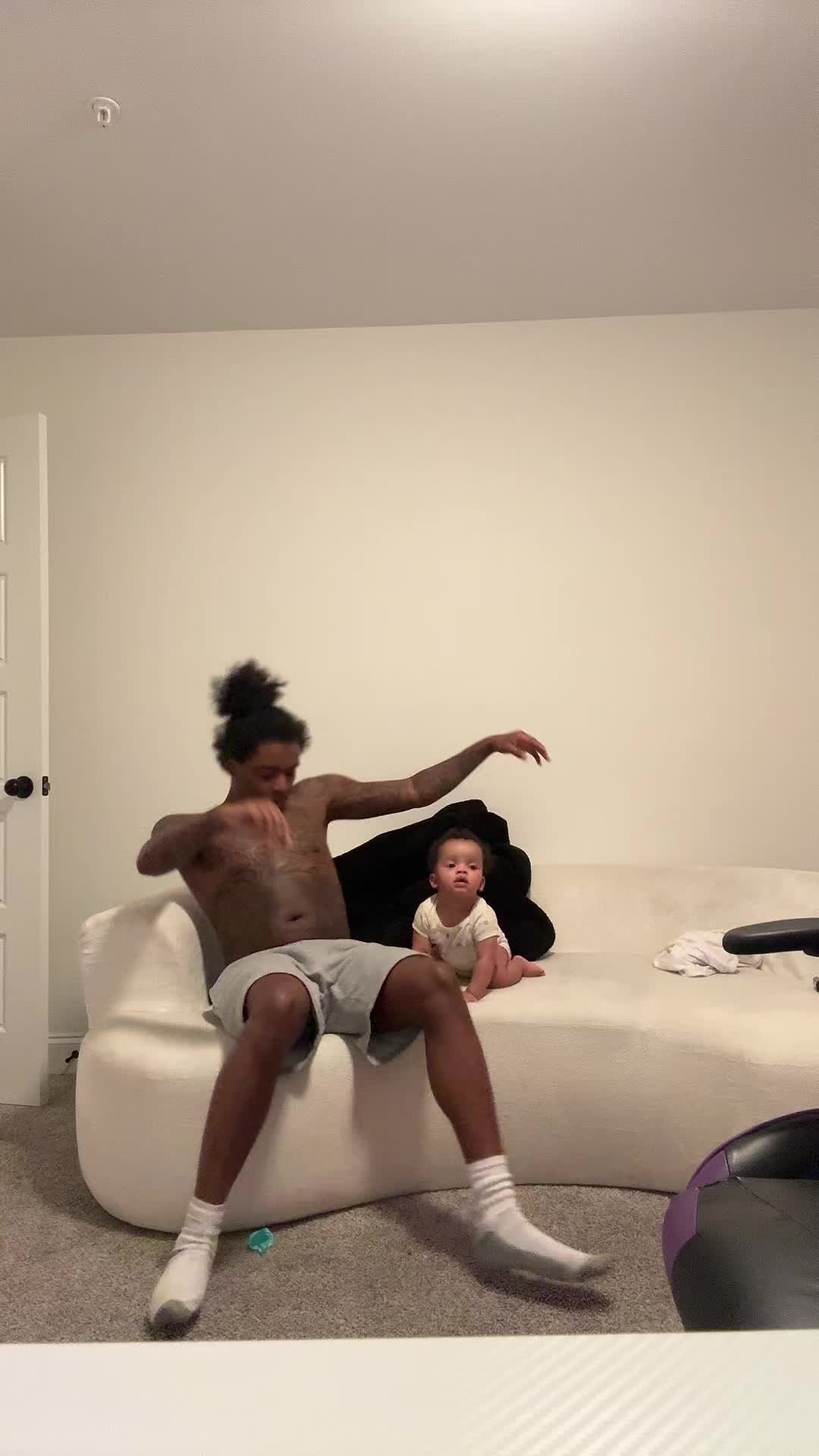 @glo.twinz/Content Creator