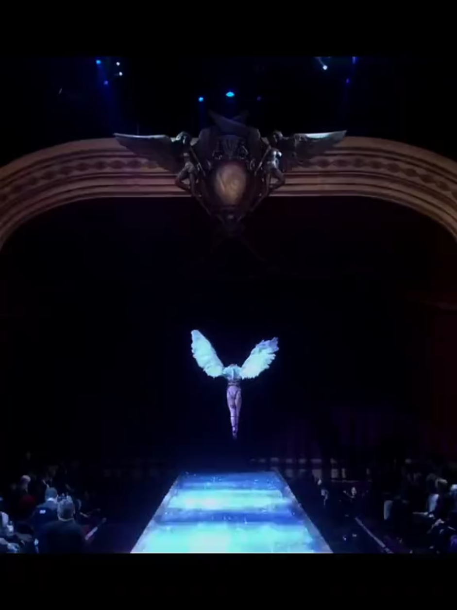 @fashion.runways