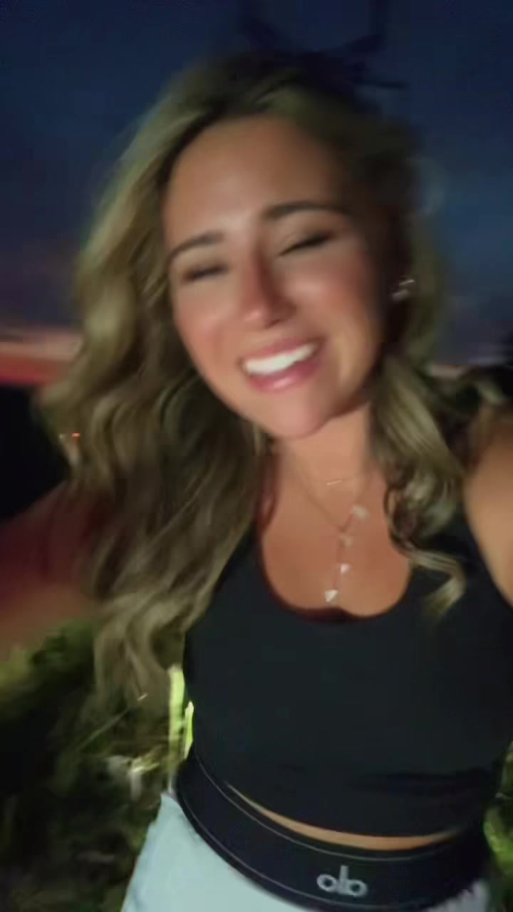 @Ella 💛
