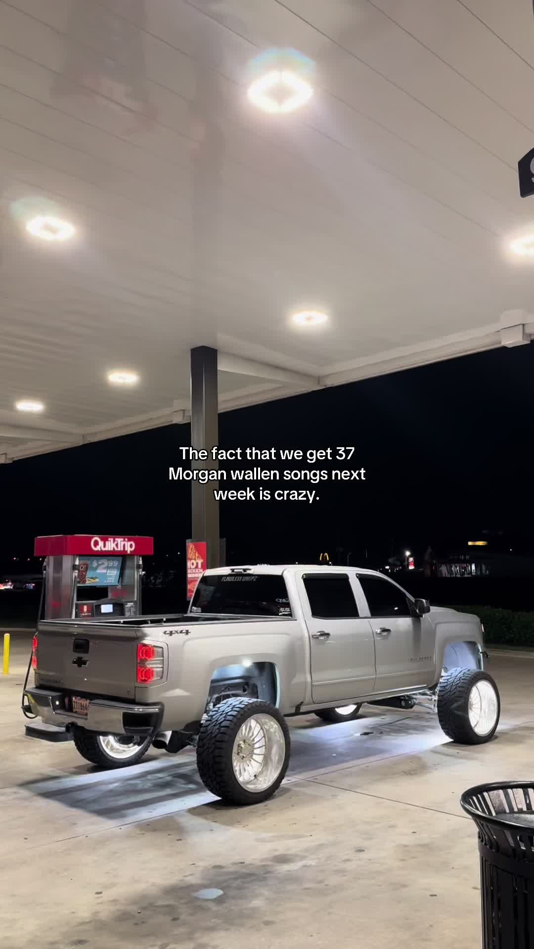 @D A R 1 O N 🏄🏽&zwj;♂️