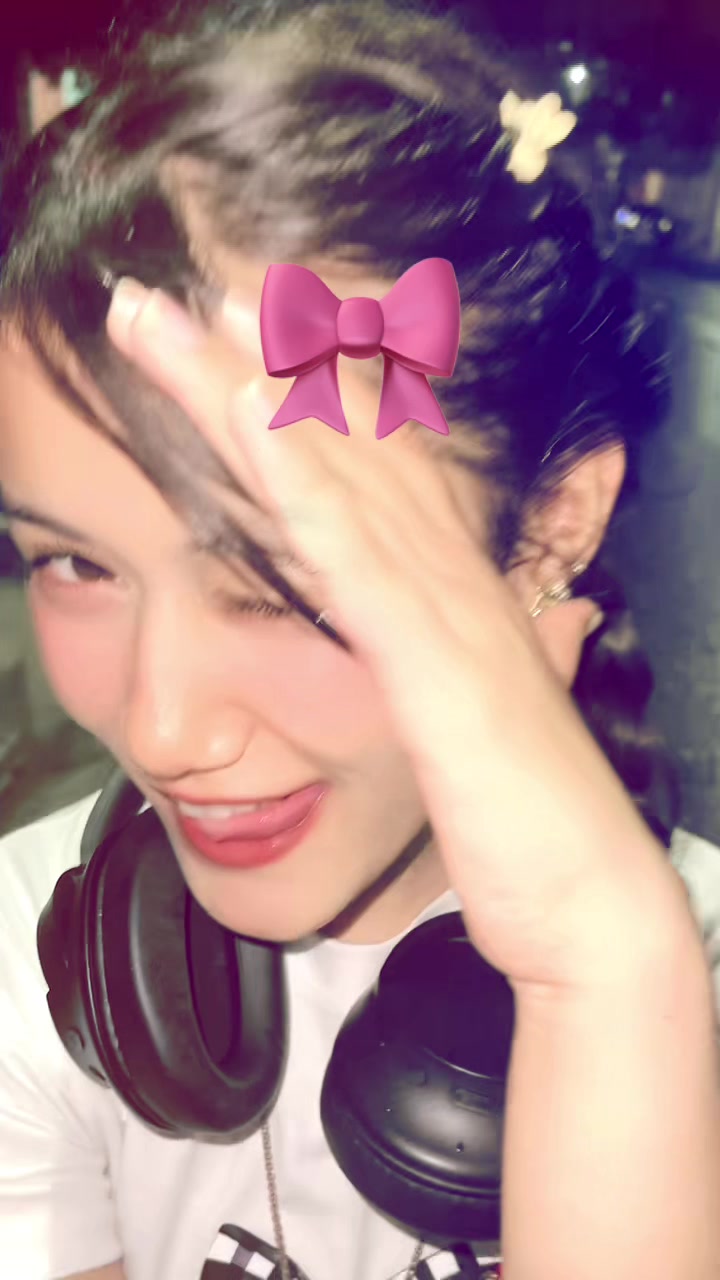 @Zaiera shahi 🌟