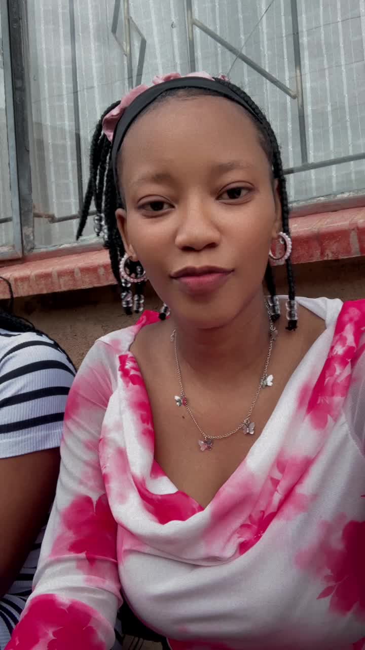 @Unathi