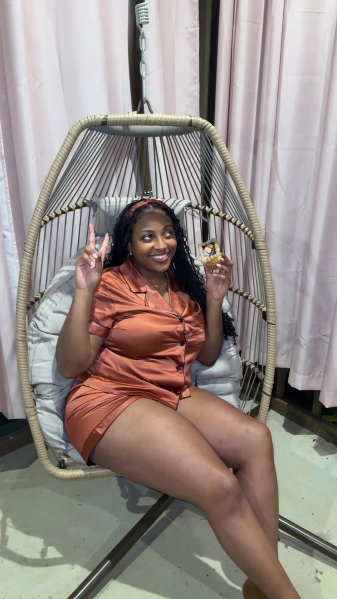 @Adventures With Shea ๐๐งก