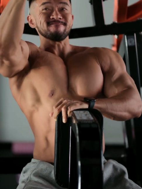 @Beautiful Muscle Male