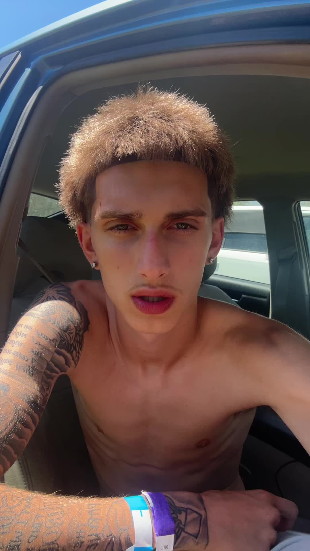 @1librody