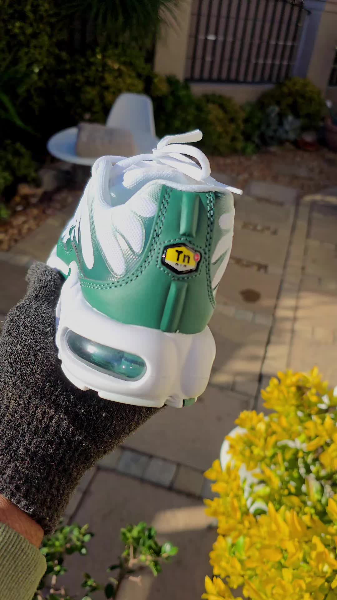 @Jayjaysneakerscpt(pty)ltd