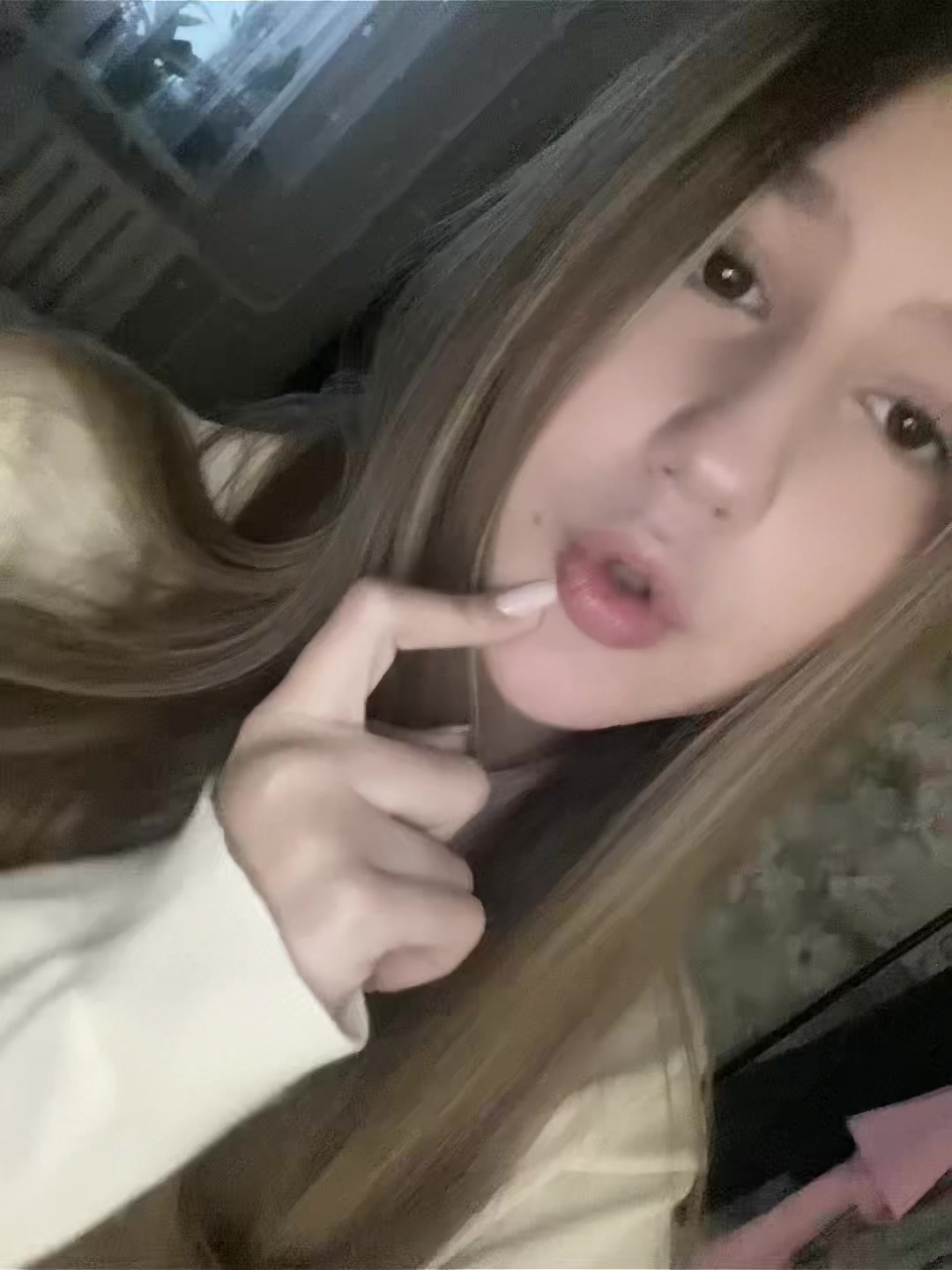 @lizkaww_w@