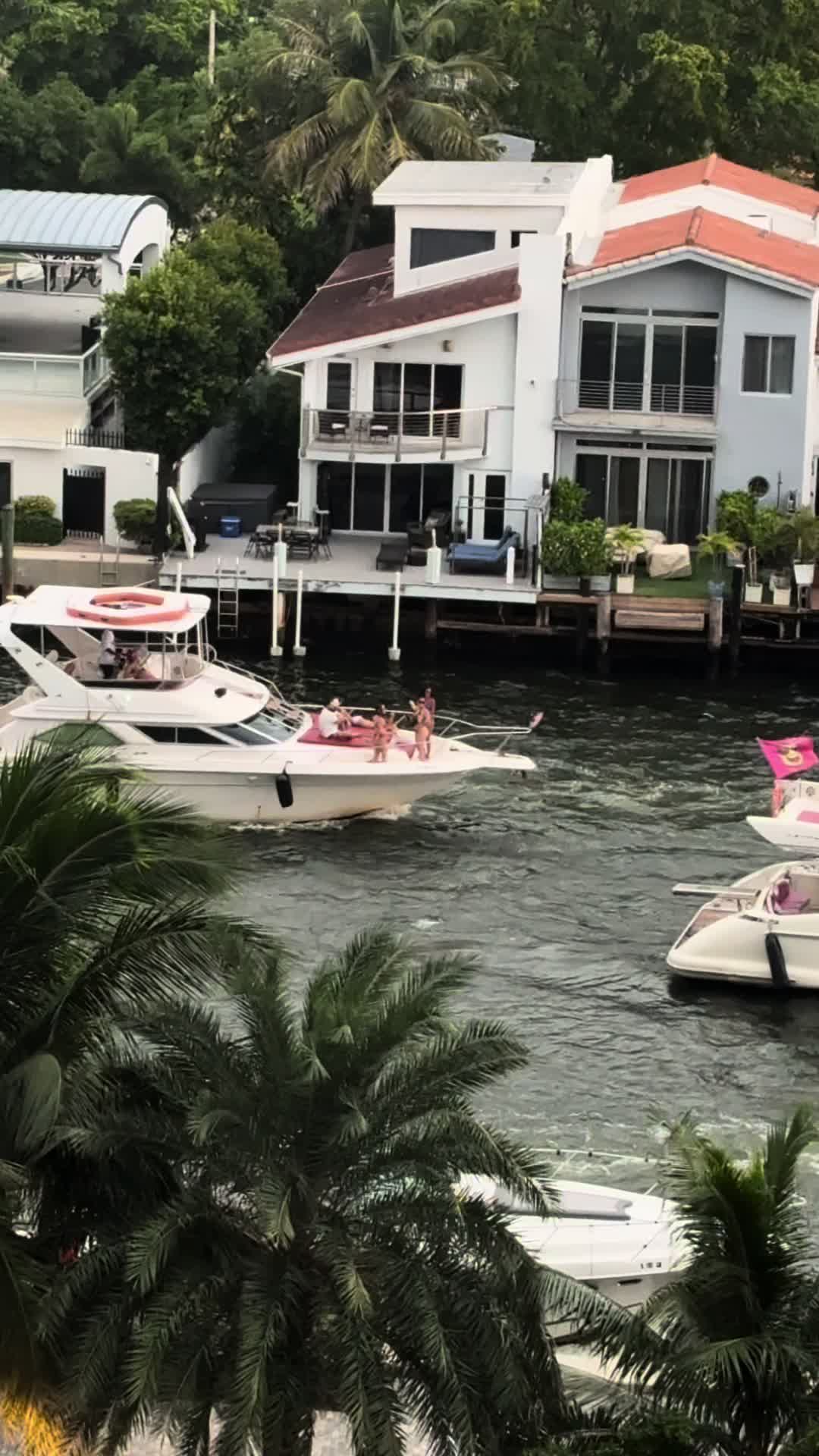 @Bella