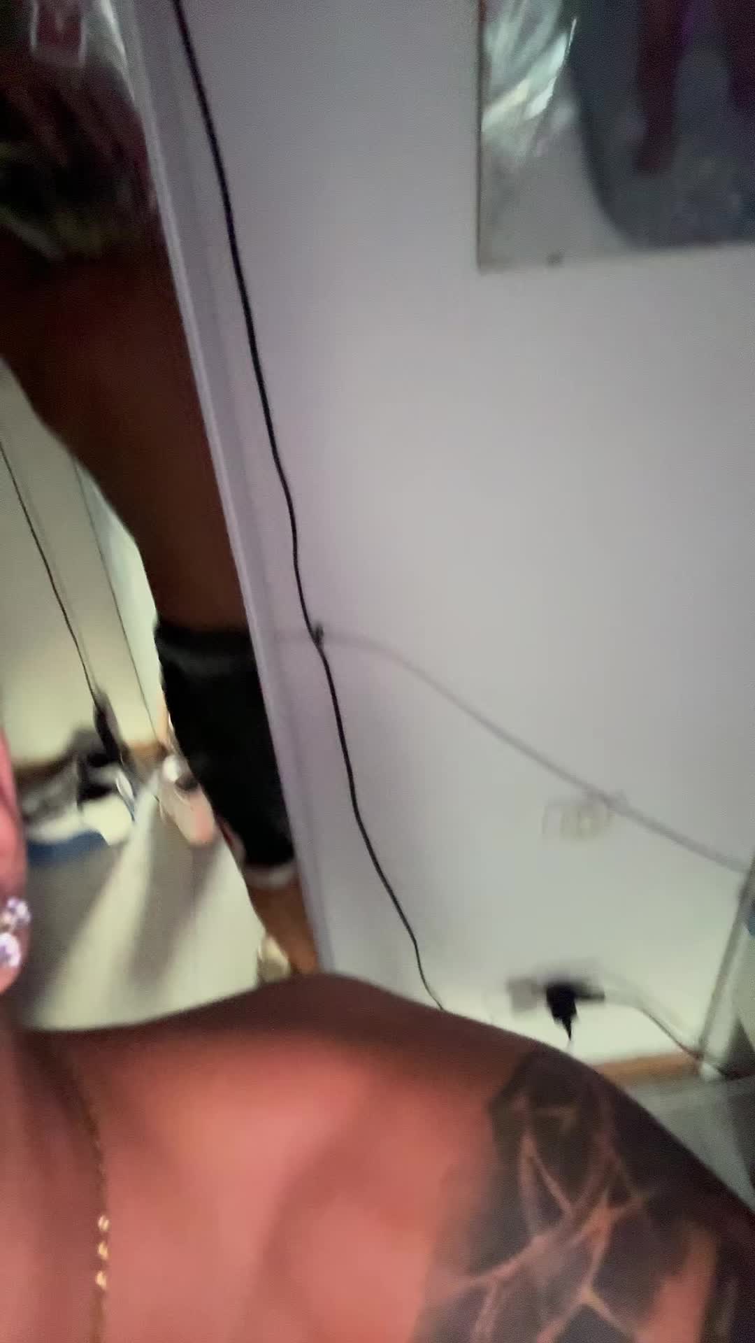 @๐๐๐ต๐ช๐ท
