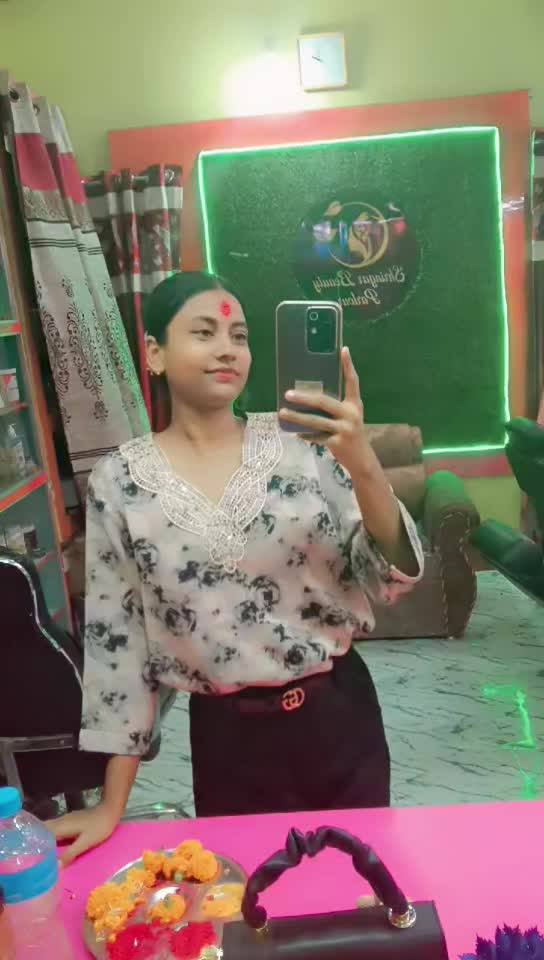 @Shreya beauty parlour🧿