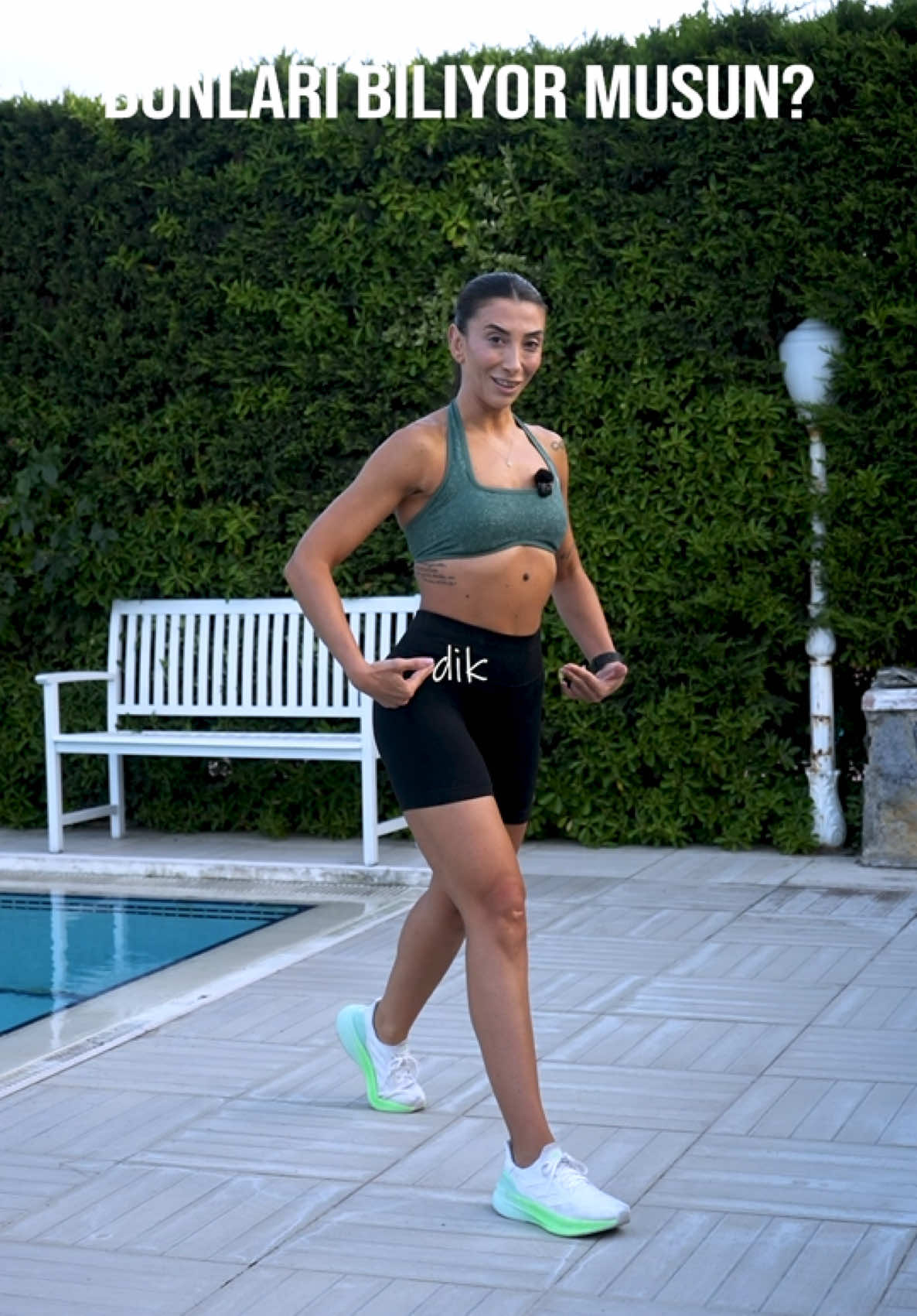 @Melis &Ouml;zel K&uuml;lahlı