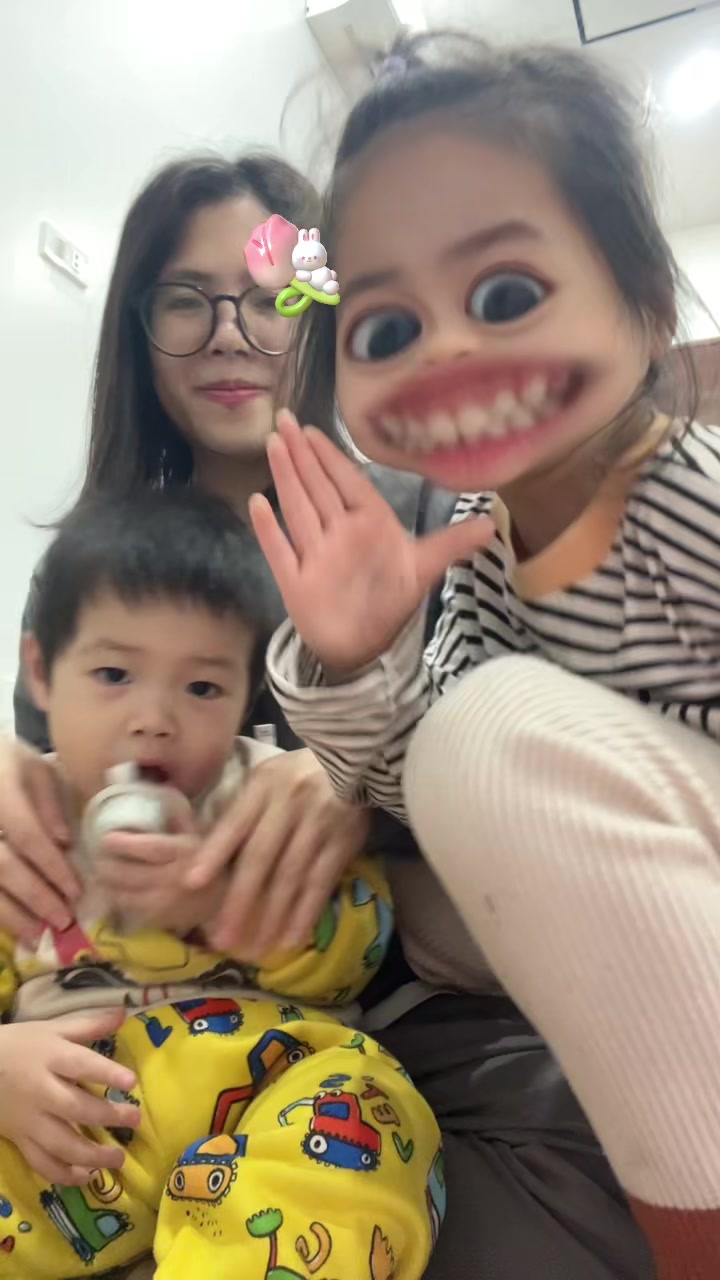 @Giang Larisa Family
