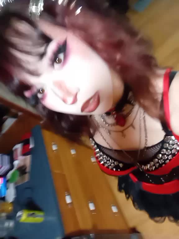 @⦻live ⁉️
